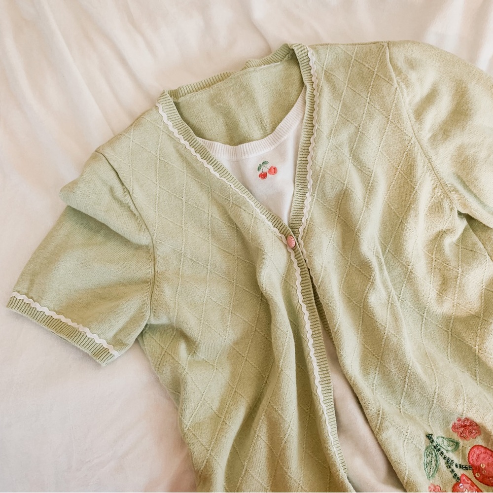Vintage Limegreen Embroidered Cottagecore Cherry Sweater SZ S